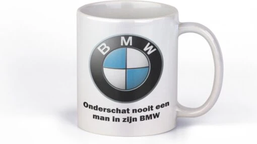 Cadeau Mok BMWrijder - Onderschat Nooit Een Man In Zijn BMW - Zwart Handvat- Kado Beker Voor Vader-opa-broer-neef-oom-zoon-papa -Kookwaren Verkoop 1200x675 20